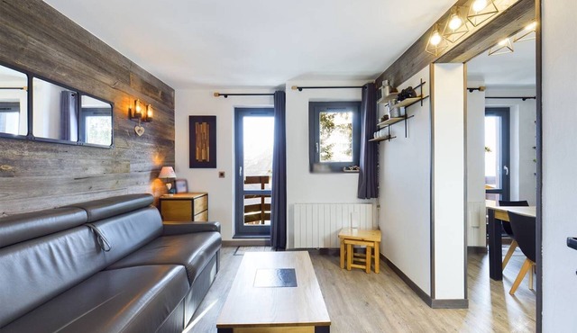 Beautiful renovation just nearby the ski slopes for 6/7 people