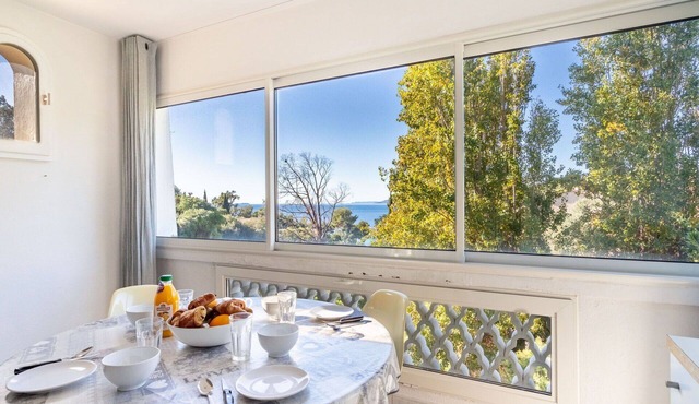 Beautiful apartment for 4 guests with WIFI, A/C and TV