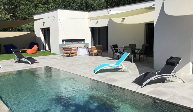 Beautiful house, fantastic view, infinity pool, huge terrace.