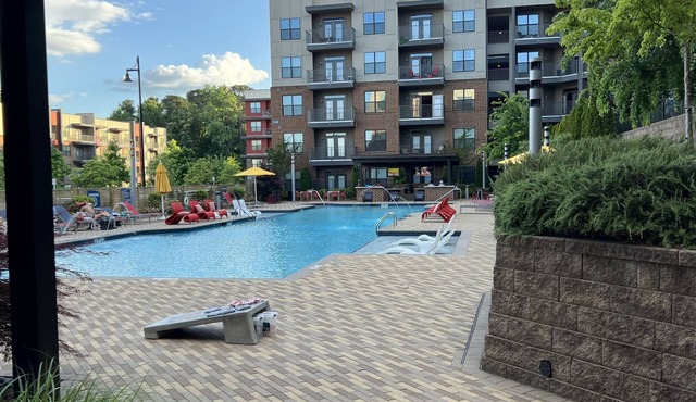 Beautiful 1 Bdrm short walk to Truist Park