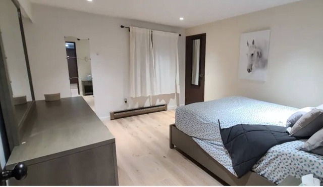 Beautiful 1 bed, 1bath condo in the heart of Bellevue!