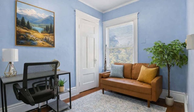 Beautiful 1 Bed Near All Attractions