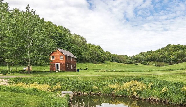 Beautiful 1 Bedroom Cottage Tucked Away in the Hills of the Driftless Area