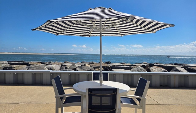 Beautiful 1 Bedroom Oceanfront Condo in Anglesea section of North Wildwood