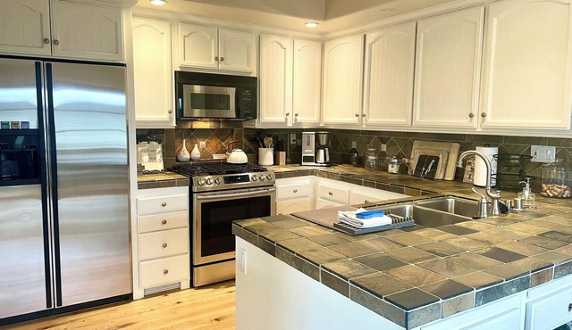 Beautiful 1 bedroom home that is perfect for your So Cal stay!