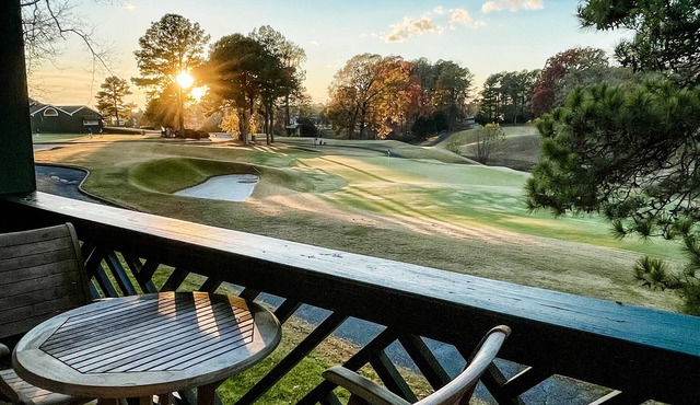 Beautiful 1 bedroom condo with a view!