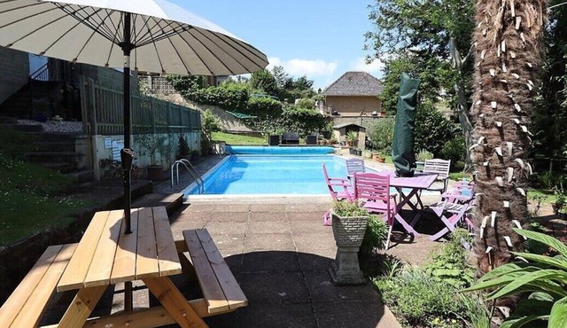 Beautiful 1 Bedroom apartment with Pool - Great ferry discounts