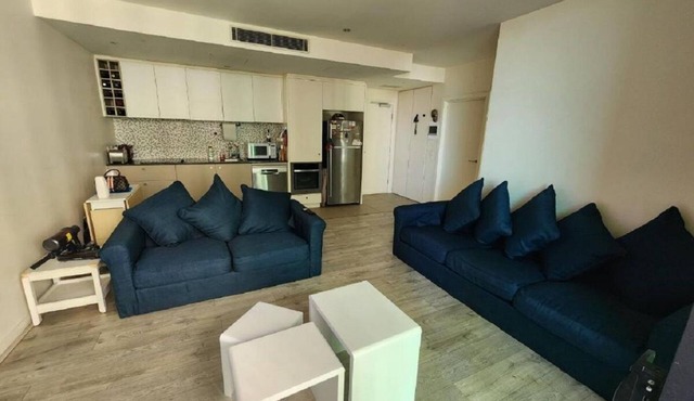 BEAUTIFUL 1 BEDROOM APARTMENT WITH CARPARK