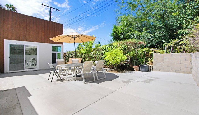 Beautiful 1-bedroom house with AC in wonderful Azusa