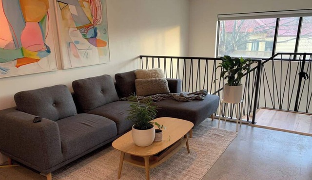 Beautiful 1-Bedroom Townhouse in Northcote