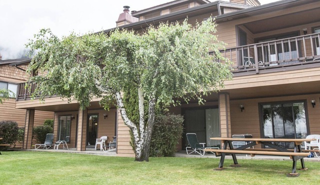 Beautiful 1 bedroom unit at resort, sleeps 4