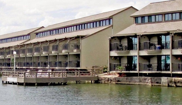 Beautiful 1 bedroom unit at resort, sleeps 4
