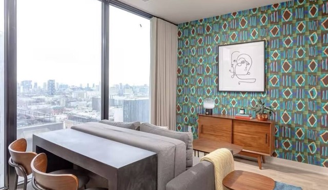 Beautiful 1 Bedroom Yorkville Condo with Valet Parking
