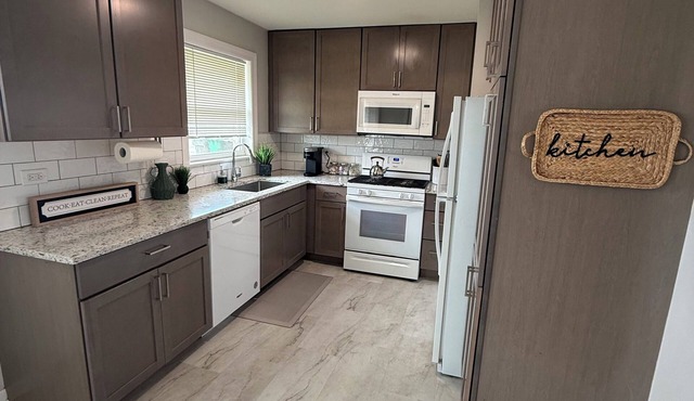 Beautiful 1 story, 3 Bedroom house in Bridgeview