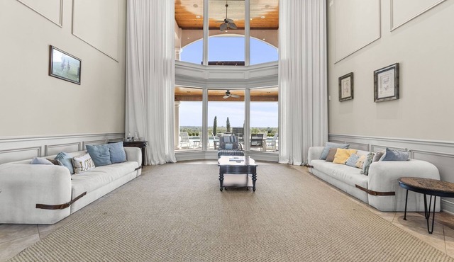 Beautiful 14 Bedroom Lexington Kentucky Area Ranch with Pool