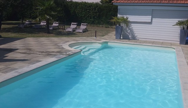 Beautiful 180 m2 holiday villa with heated swimming pool ， 7 min from the beach by bike