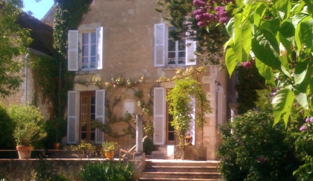 Beautiful 1850 Maison bourgeois with private pool, between Chablis and Beaune