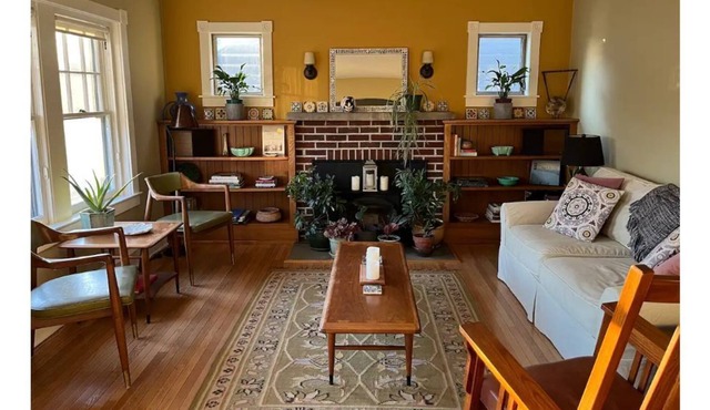 Beautiful 1920s Home in Quiet Media Neighborhood