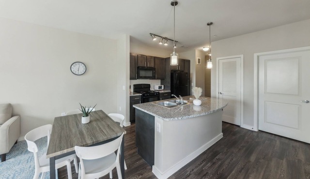 Beautiful 1Bd Apt I Properties by Preston