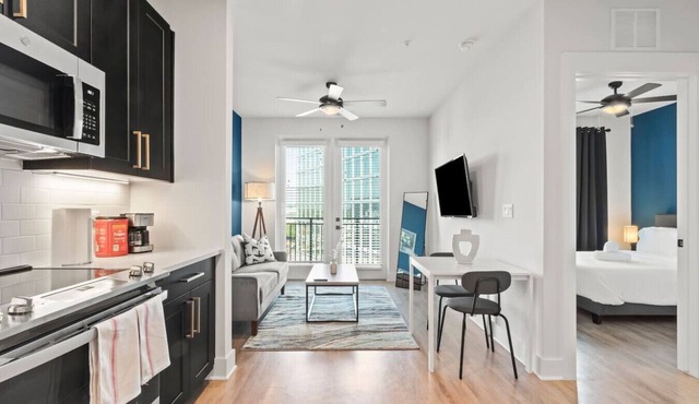 Beautiful 1BD | Pool & Gym | Central Location