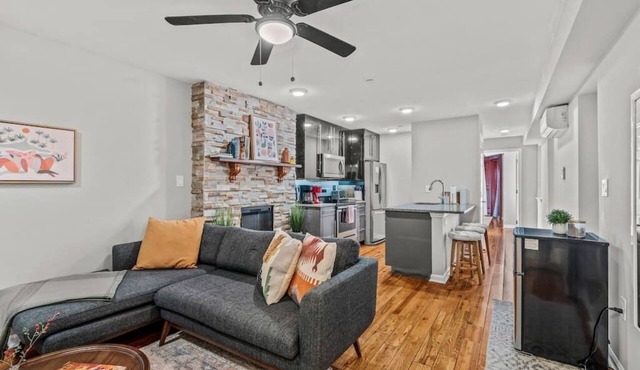 Beautiful 1BD With Balcony