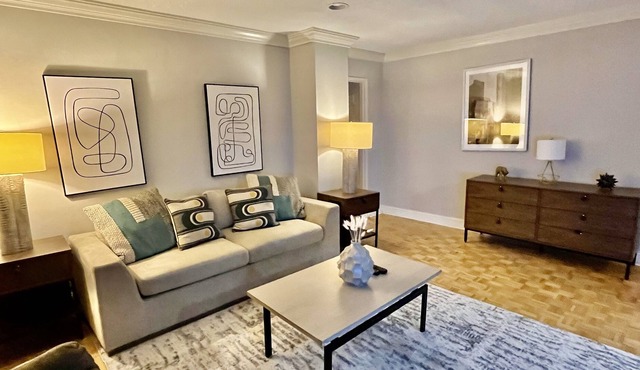 Beautiful 1Bed1Bath Condo - Heart of Downtown ATL