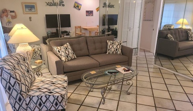 Beautiful 1br/1bath condo located in Paradise Lakes Clothing Optional Resort