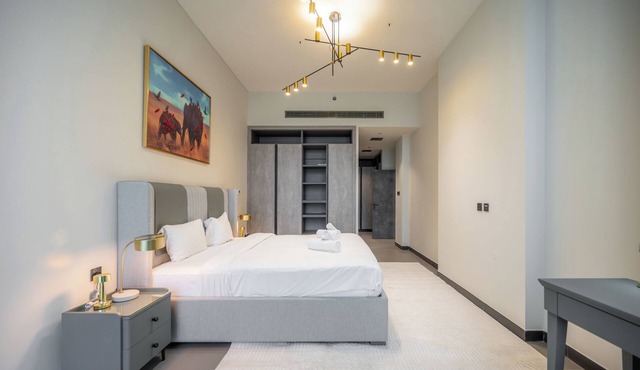 Beautiful 1BR Amazing Lake View Fully Furnished