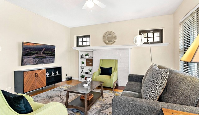 Beautiful 1BR Home in Historic Hyde Park Near University of Chicago