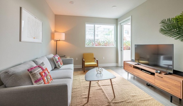 Beautiful 1BR in Irvine, Parking + Pet-Friendly