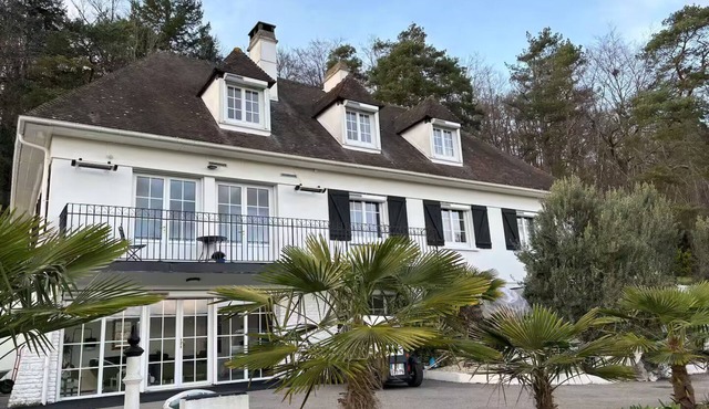 Beautiful, 1h to Paris, 8-bedroom country house in soothing Normandie