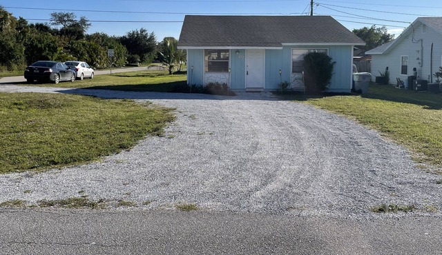 Beautiful 2/1 in a quiet neighborhood