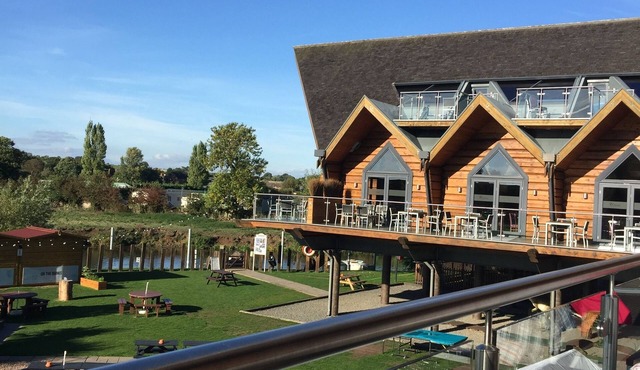 Beautiful 2-bed Caravan in Stratford-upon-avon