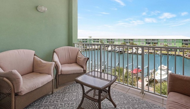 Beautiful 2 Bdrm, 2 Ba condo with 2 pools, easy beach access & amazing views
