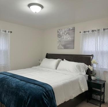 Beautiful 2 BDRM Ocean Inspired Oasis