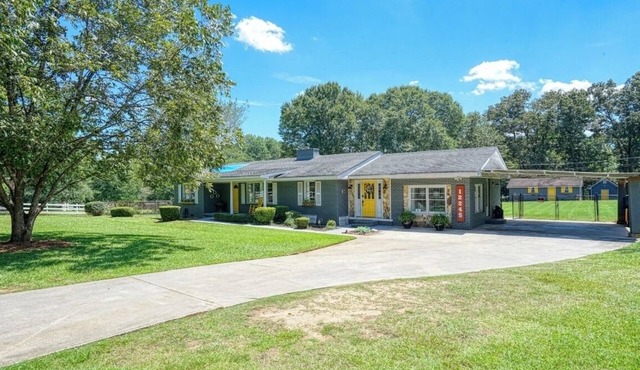 Beautiful 2 bdrms 2.5 bthrms Covington cottages.