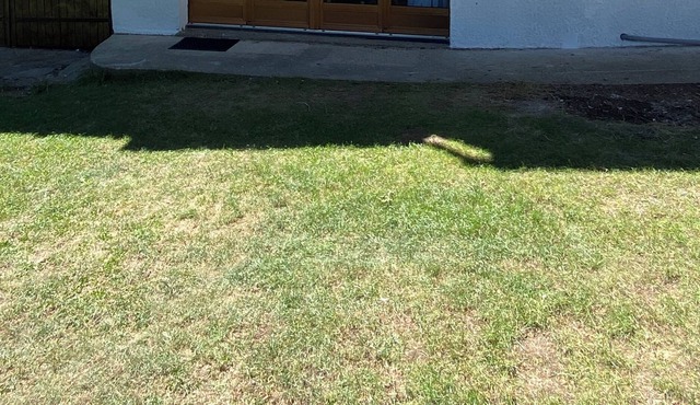 Beautiful 2 bed 2 Bath Cottage set in Gorgeous Garden