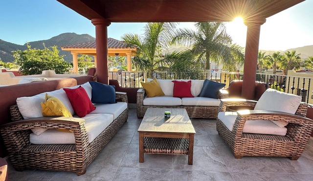 Beautiful 2 Bed, 2 Bath Casa Steps From The Beach & Pools In Loreto Bay