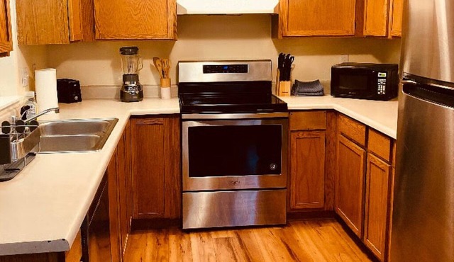 Beautiful 2-bed 2 bath, Minutes to Downtown, WORLD CUP