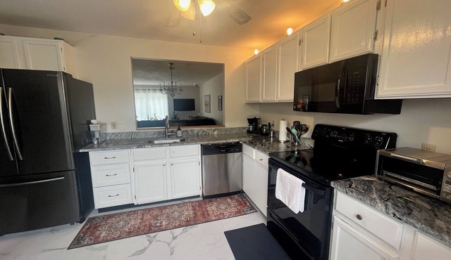 Beautiful 2 bed 2 bath townhome in charming Lake Katrine with WiFi, AC