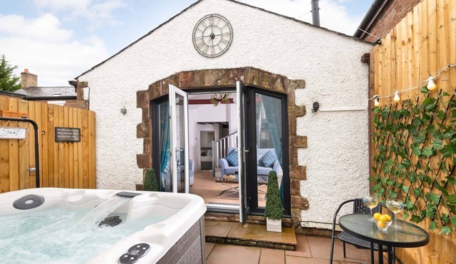 Beautiful 2-bed Cottage in Brampton