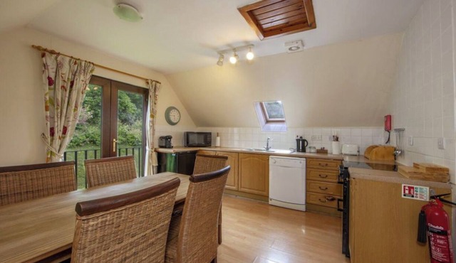 Beautiful 2 bed lodge with hot tub & sauna