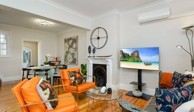 Beautiful 2-Bed Terrace House with Outdoor Areas