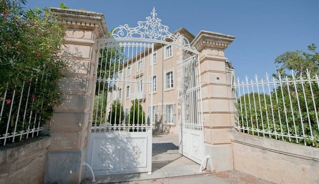 Beautiful 2 bedroom apartment near Narbonne