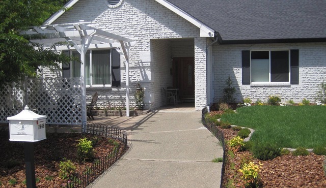 Beautiful 2 Bedroom Suite and Bath W/Private Entrance "A"