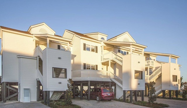 Beautiful 2 bedroom unit at resort, sleeps 8