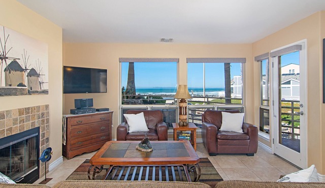 Beautiful 2 Bedroom With View Of The Ocean