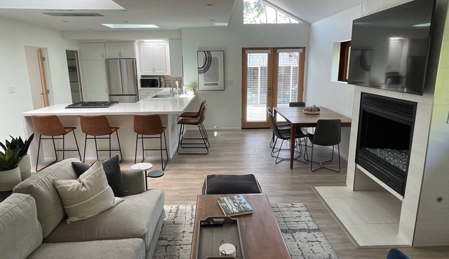 Beautiful 2 Bedroom Home in Santa Monica