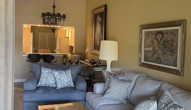 Beautiful 2 Bedroom 2 bath Fully Furnished Condo Close To Beaches