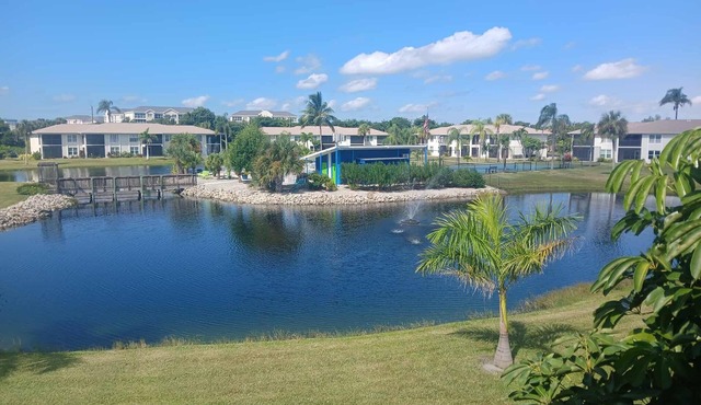 Beautiful 2 bedroom, 2 bath near Sanibel Island!